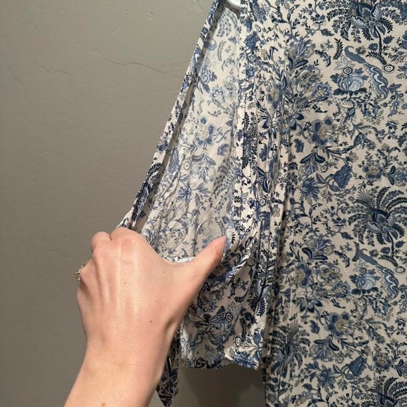 H&M Blue and White Floral Shift Dress Sz 4 - Picture 4 of 7